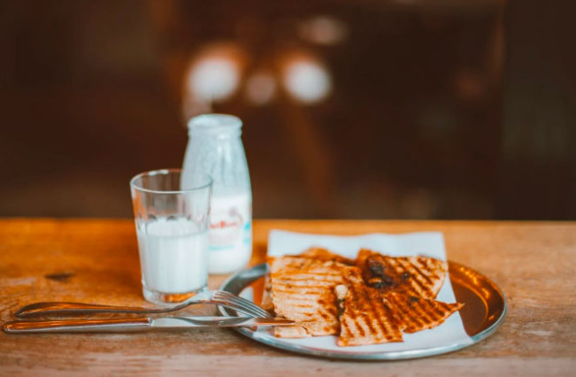 Rutin Minum Susu Dapat Membantu Meningkatkan Kesehatan Usus